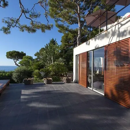 Apartment With Private Pool In Roquebrune-cap-martin Menton